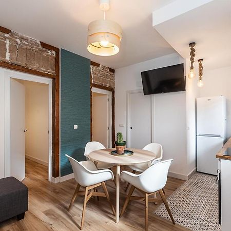 Bnbholder Friendly La Latina Lägenhet Madrid Exteriör bild